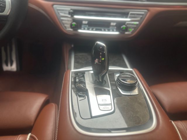 BMW 7 серії - фото 3