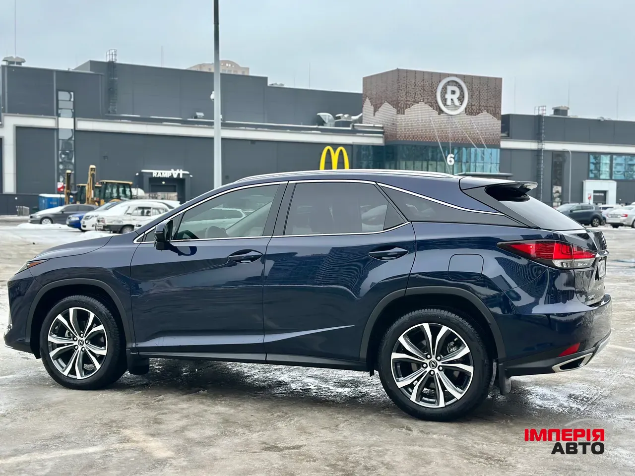 Lexus RX - фото 21