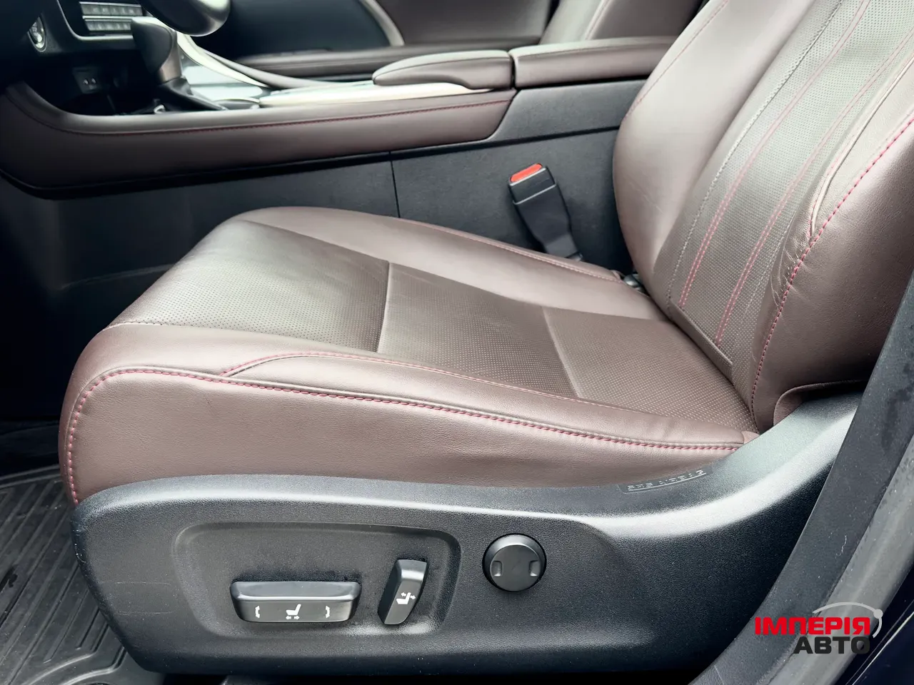 Lexus RX - фото 40