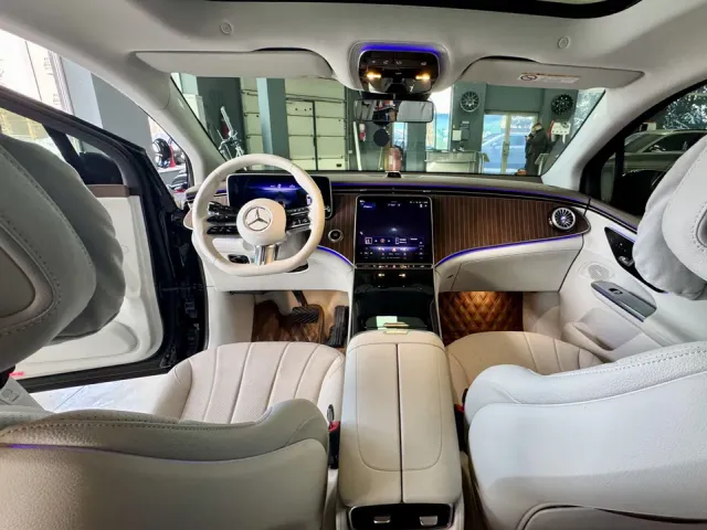 Mercedes-Benz EQE SUV - фото 4