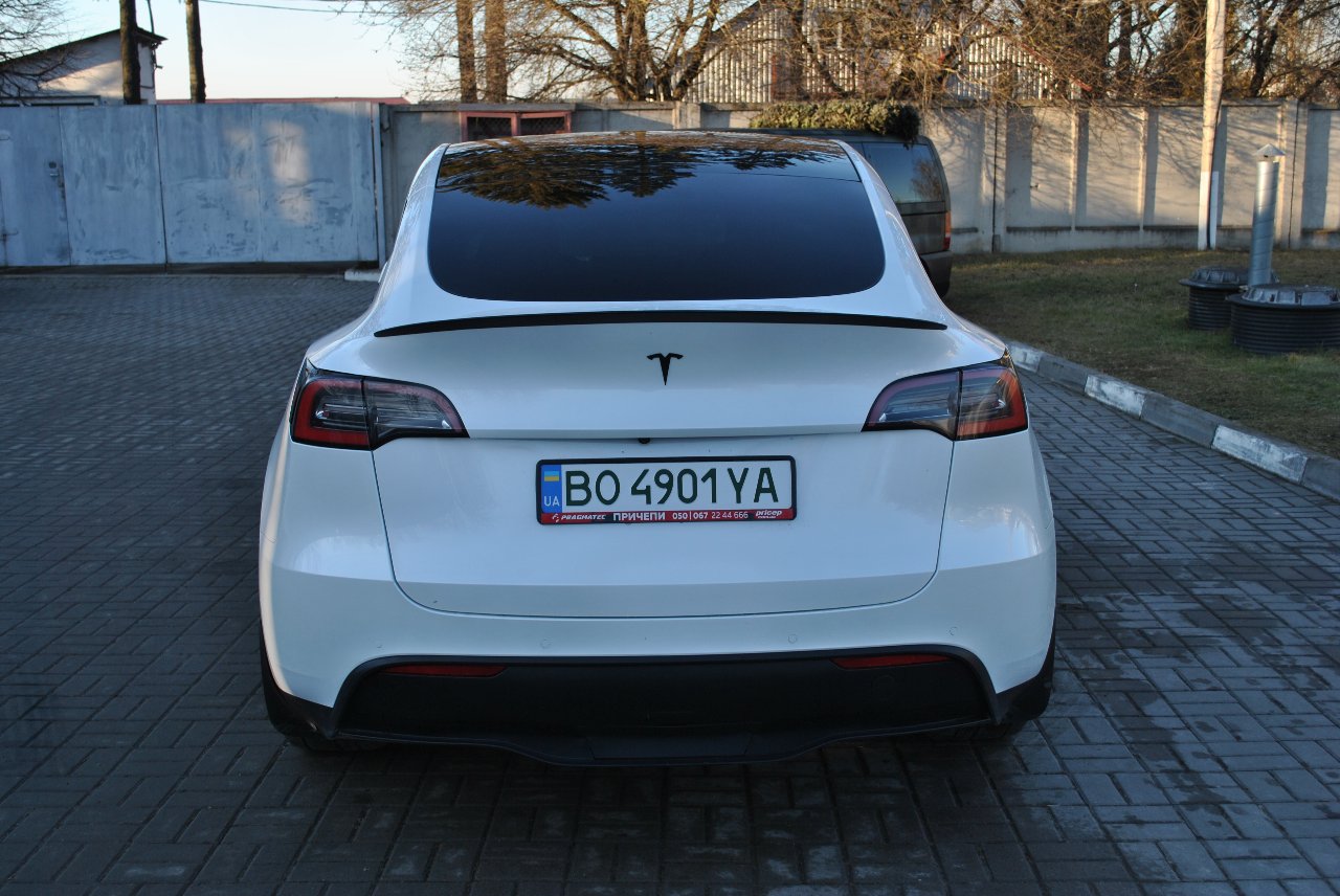 Tesla Model Y - фото 9