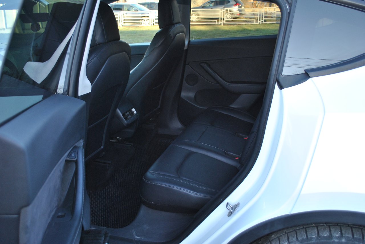 Tesla Model Y - фото 30