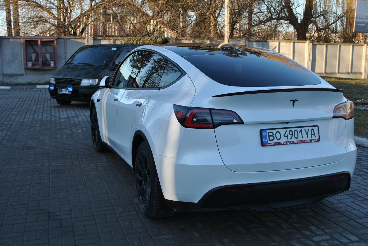 Tesla Model Y - фото 8