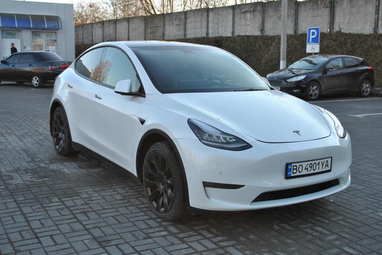 Tesla Model Y - фото 15
