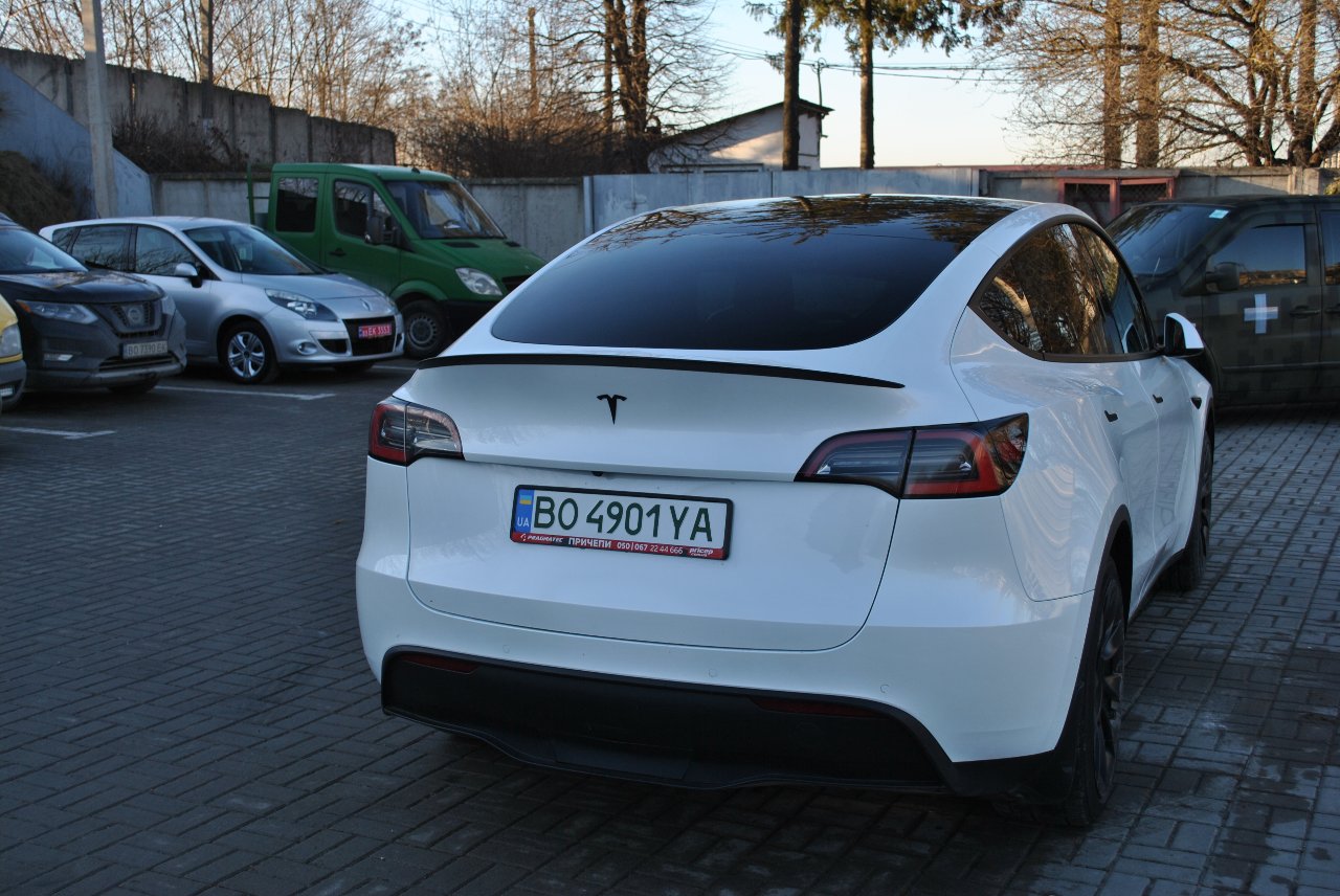 Tesla Model Y - фото 11