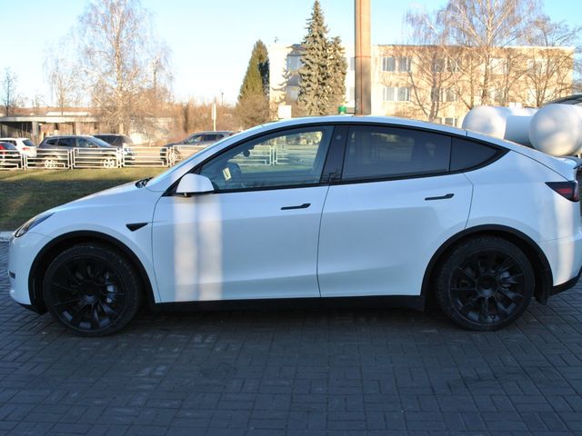 Tesla Model Y - фото 5