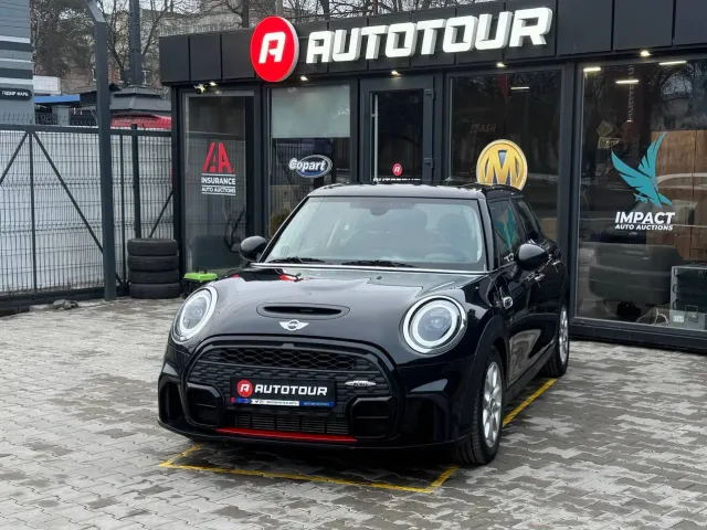 Mini Hatch - фото 1