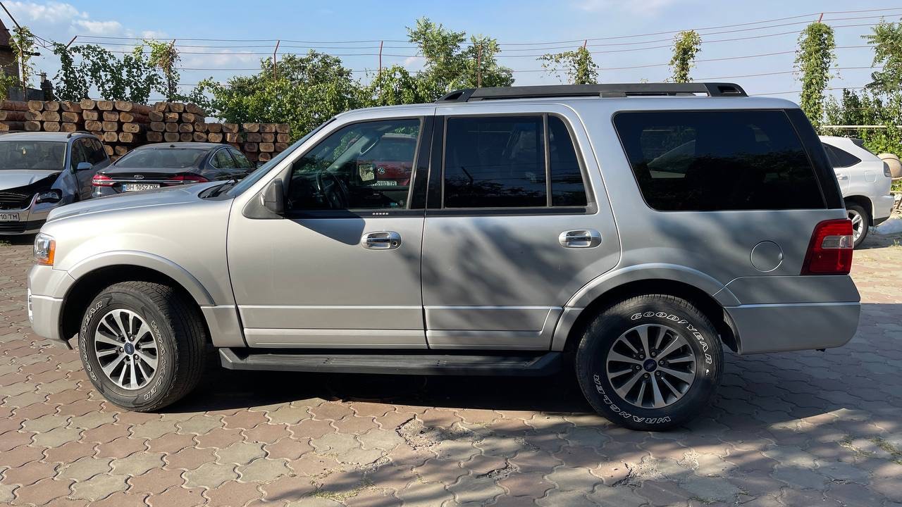 Ford Expedition - фото 16
