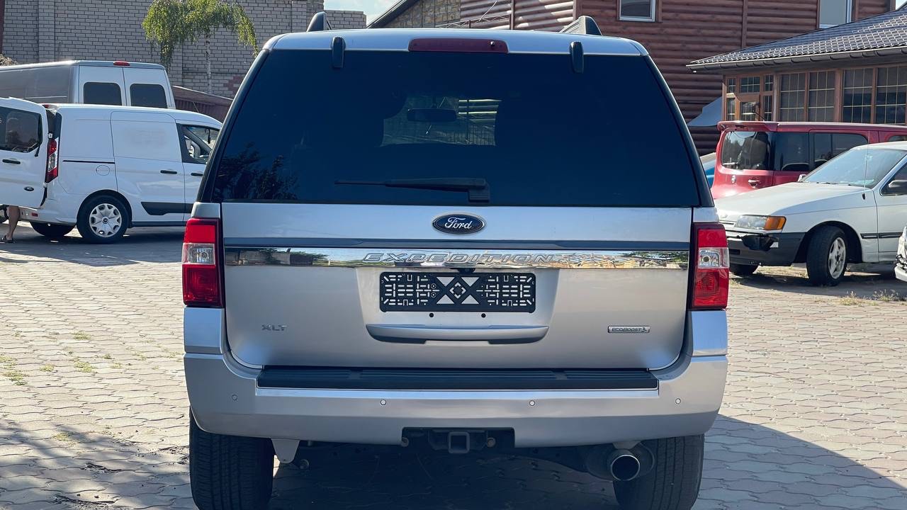 Ford Expedition - фото 3