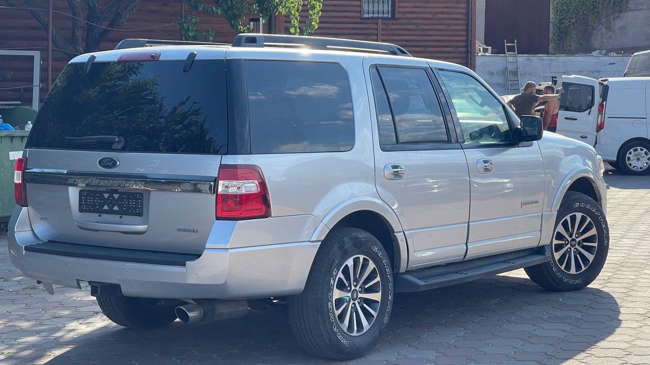Ford Expedition - фото 8