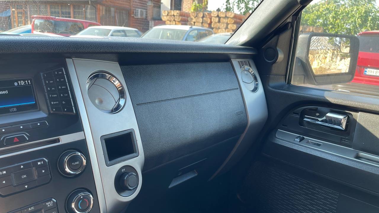 Ford Expedition - фото 13