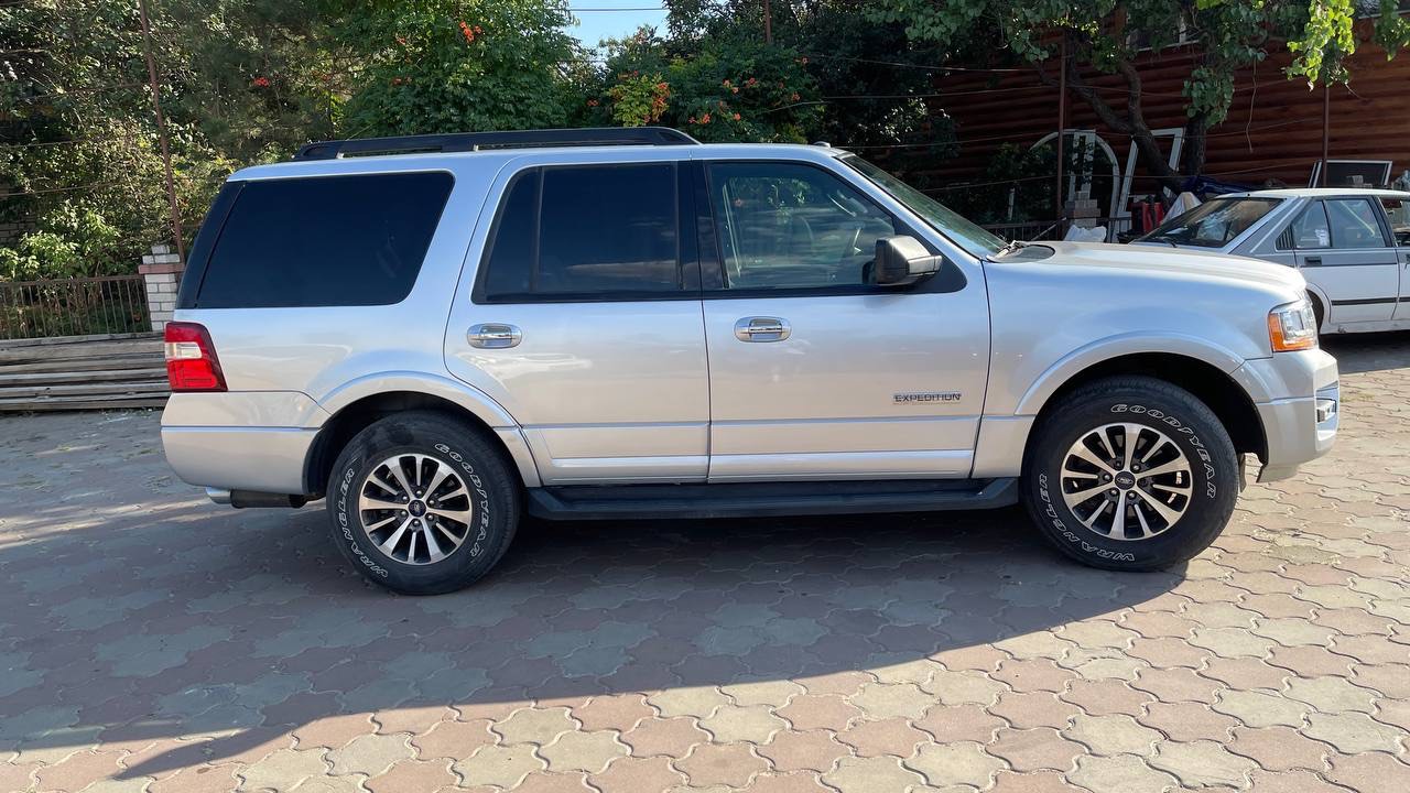 Ford Expedition - фото 11