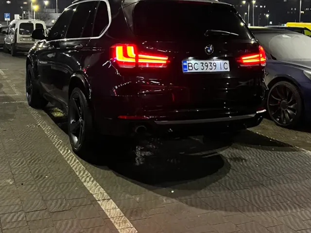 BMW X5 - фото 1