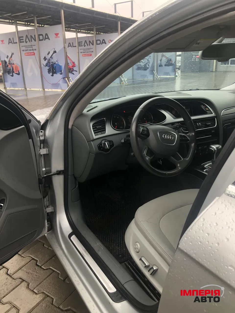 Audi A4 - фото 5