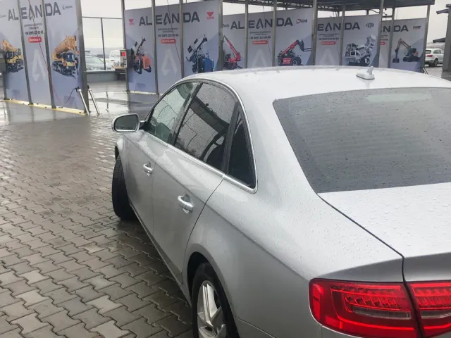 Audi A4 - фото 4