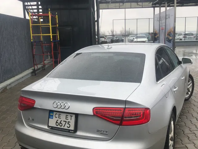 Audi A4 - фото 3