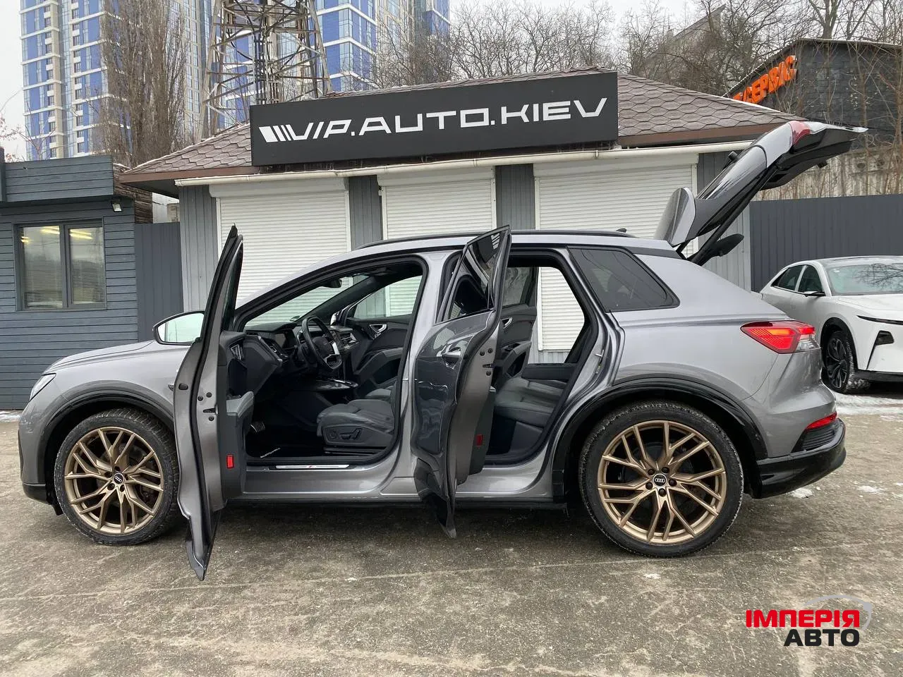 Audi e-tron - фото 6