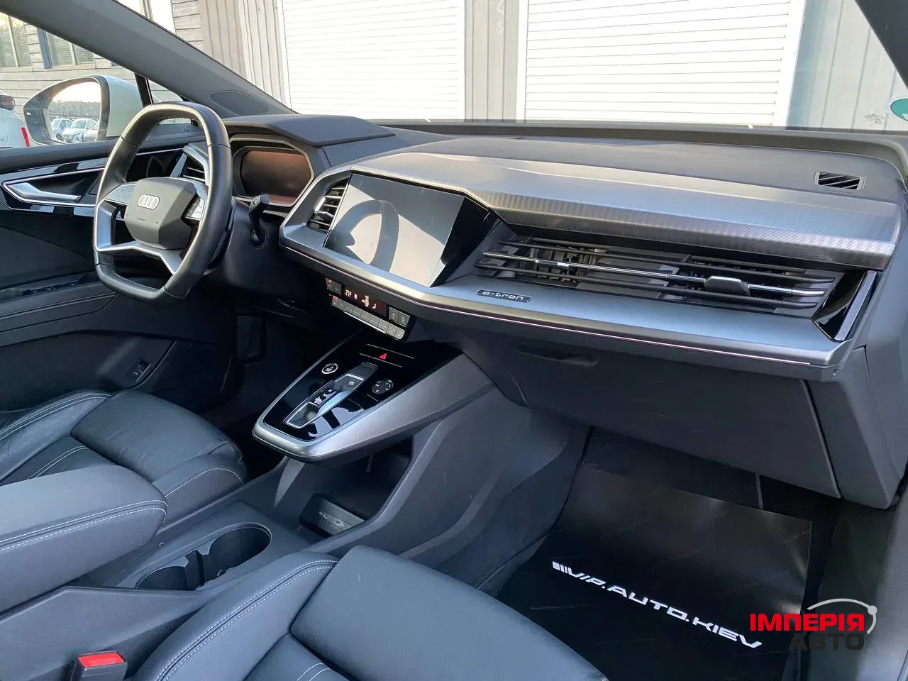 Audi Q4 e-tron - фото 15