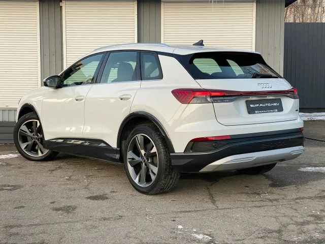 Audi Q4 e-tron - фото 3