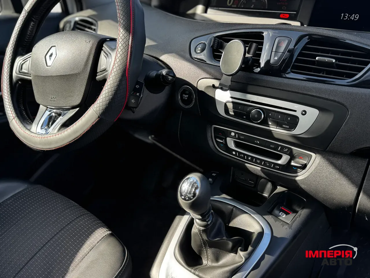 Renault Scenic - фото 18