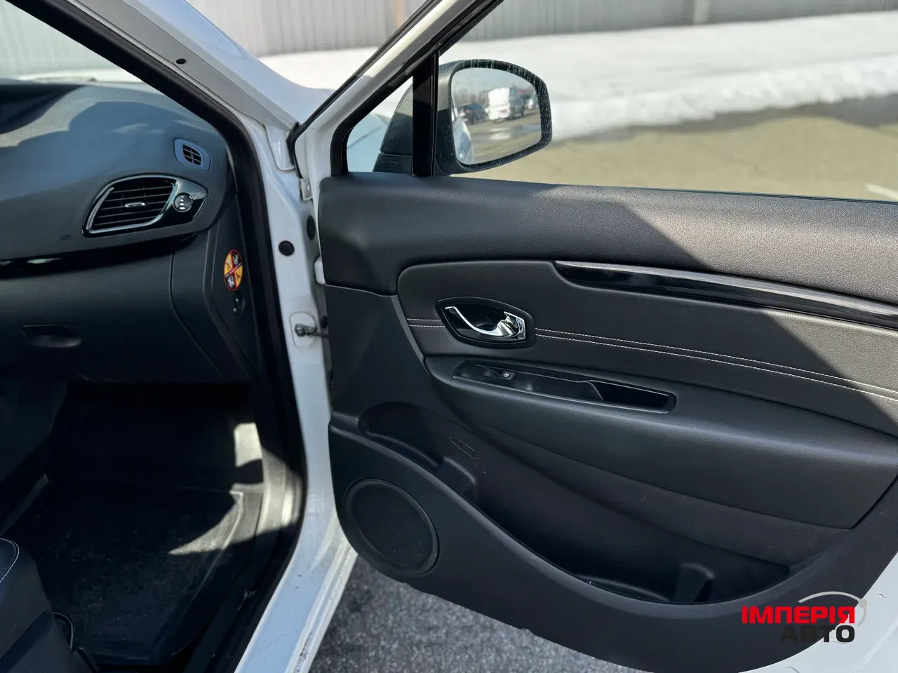 Renault Scenic - фото 16