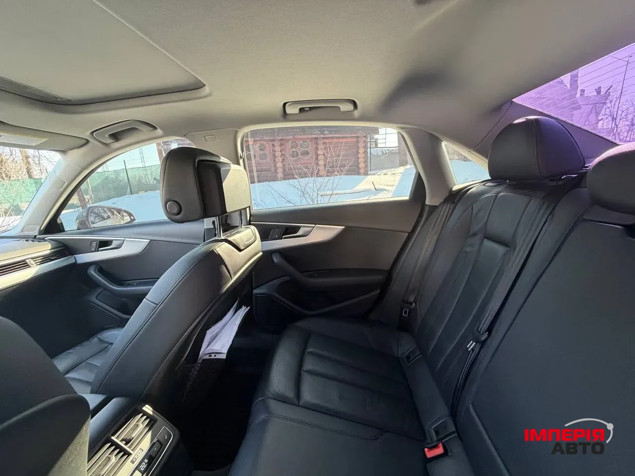 Audi A4 - фото 11