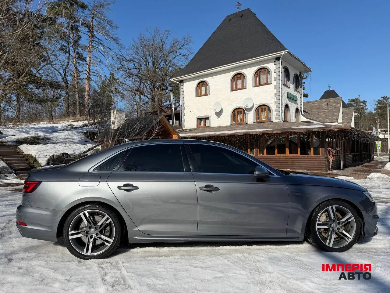 Audi A4 - фото 12