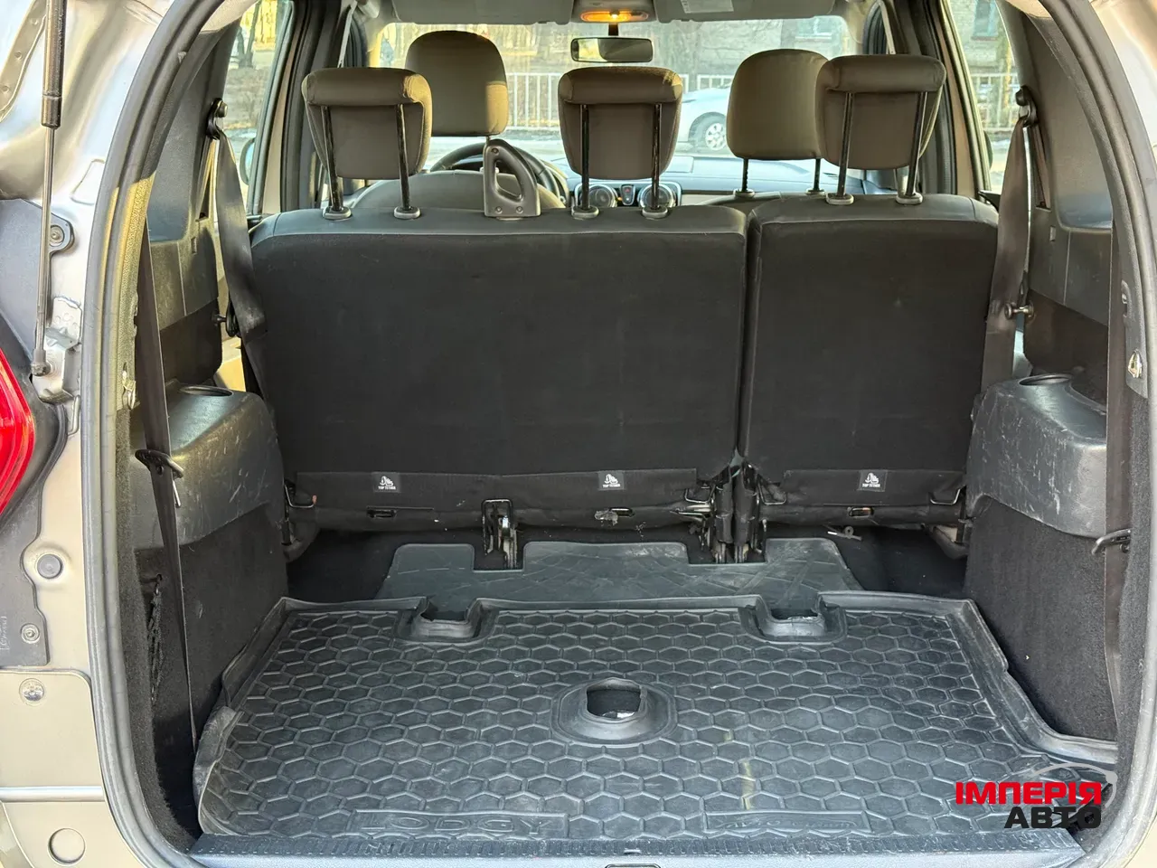 Dacia Lodgy - фото 12