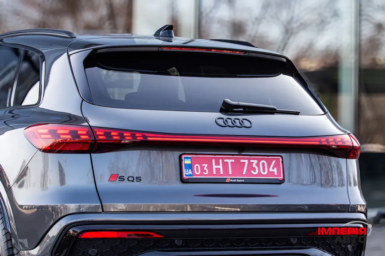 Audi SQ5 - фото 5