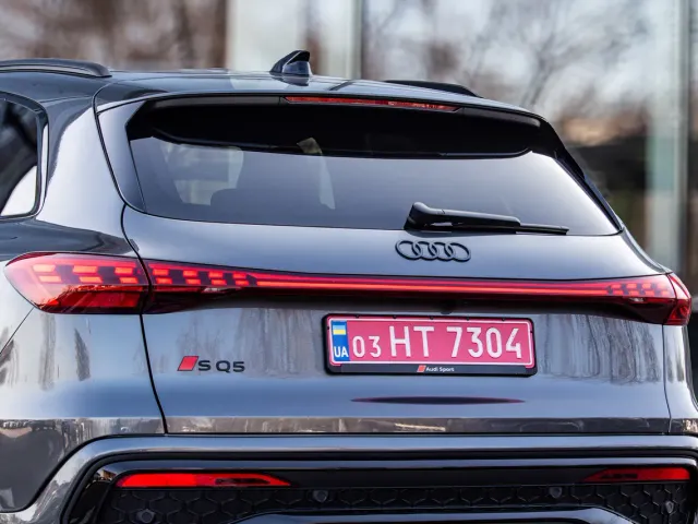 Audi SQ5 - фото 5