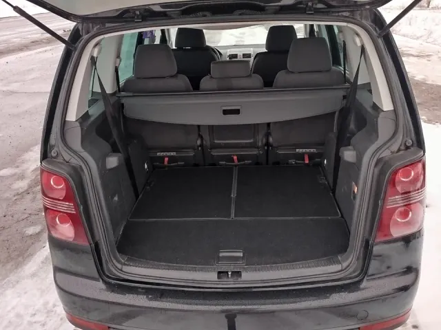 Volkswagen Touran - фото 4