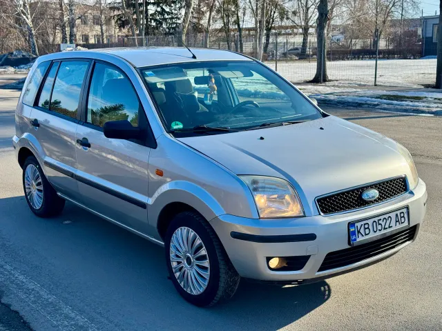 Ford Fusion - фото 3