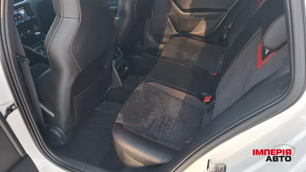 Skoda Octavia RS - фото 11