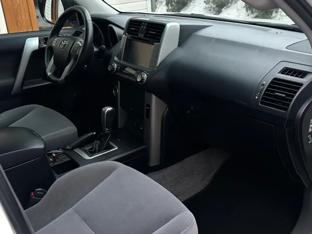 Toyota Land Cruiser Prado - фото 3