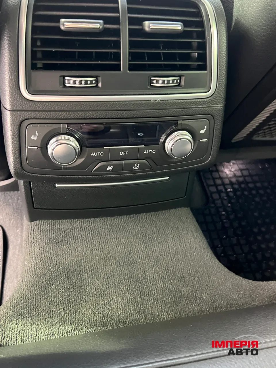 Audi A6 - фото 28