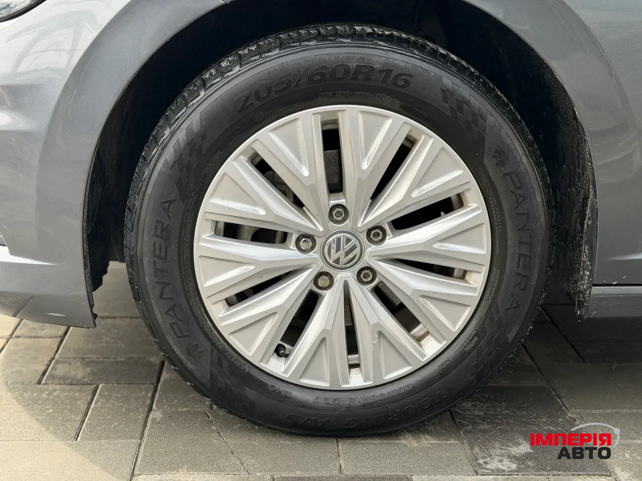 Volkswagen Jetta - фото 5