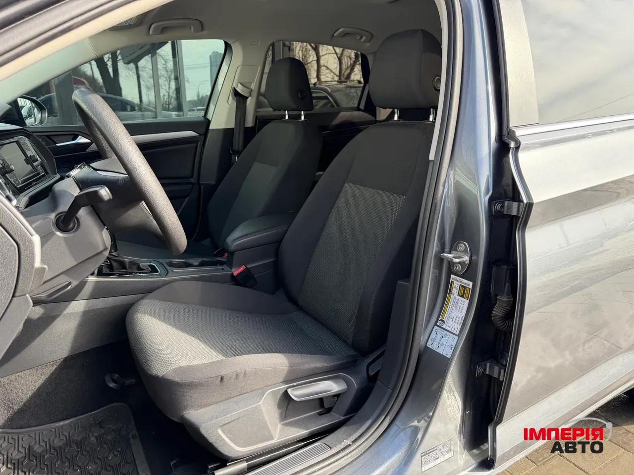 Volkswagen Jetta - фото 17