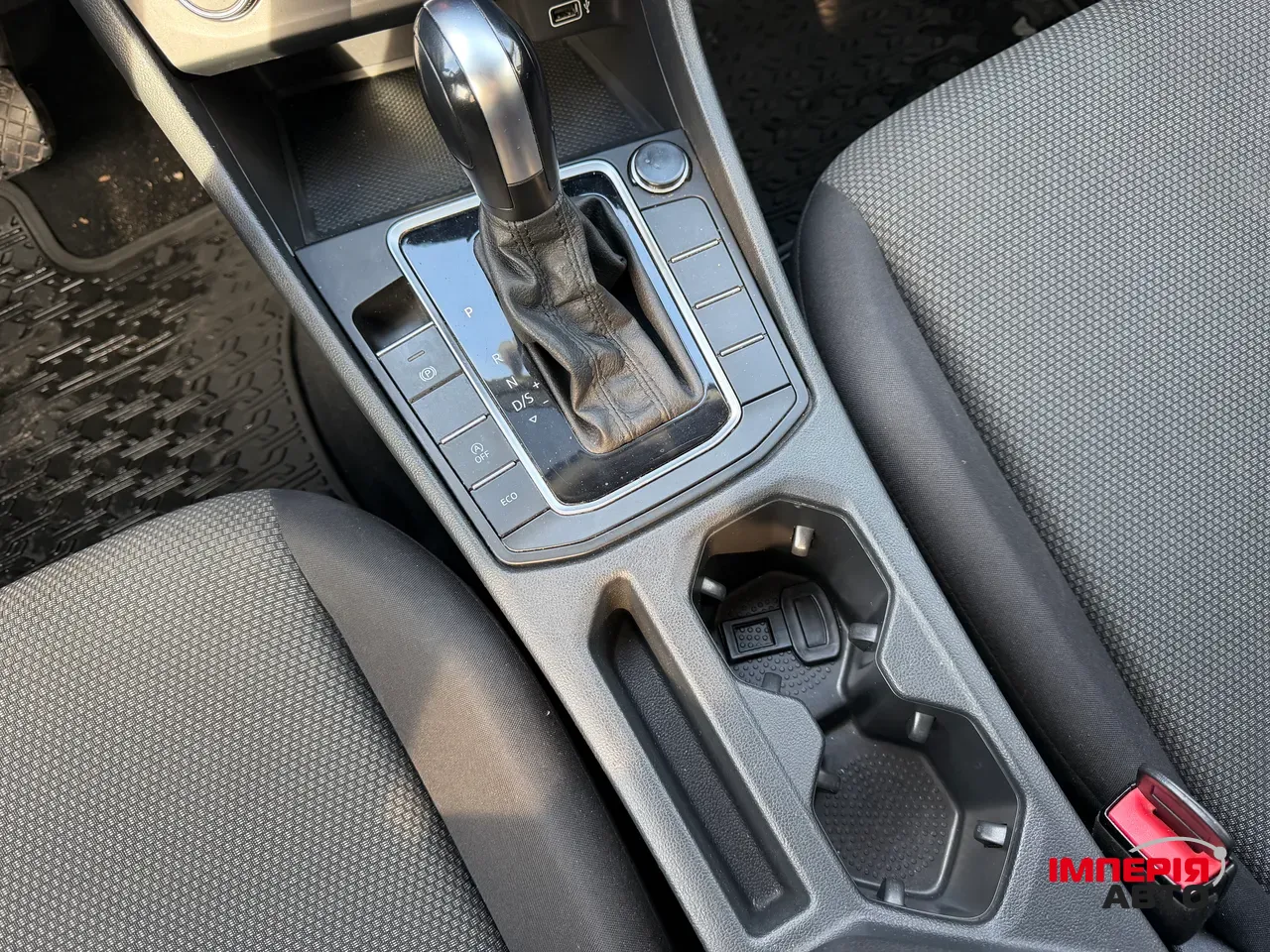 Volkswagen Jetta - фото 24