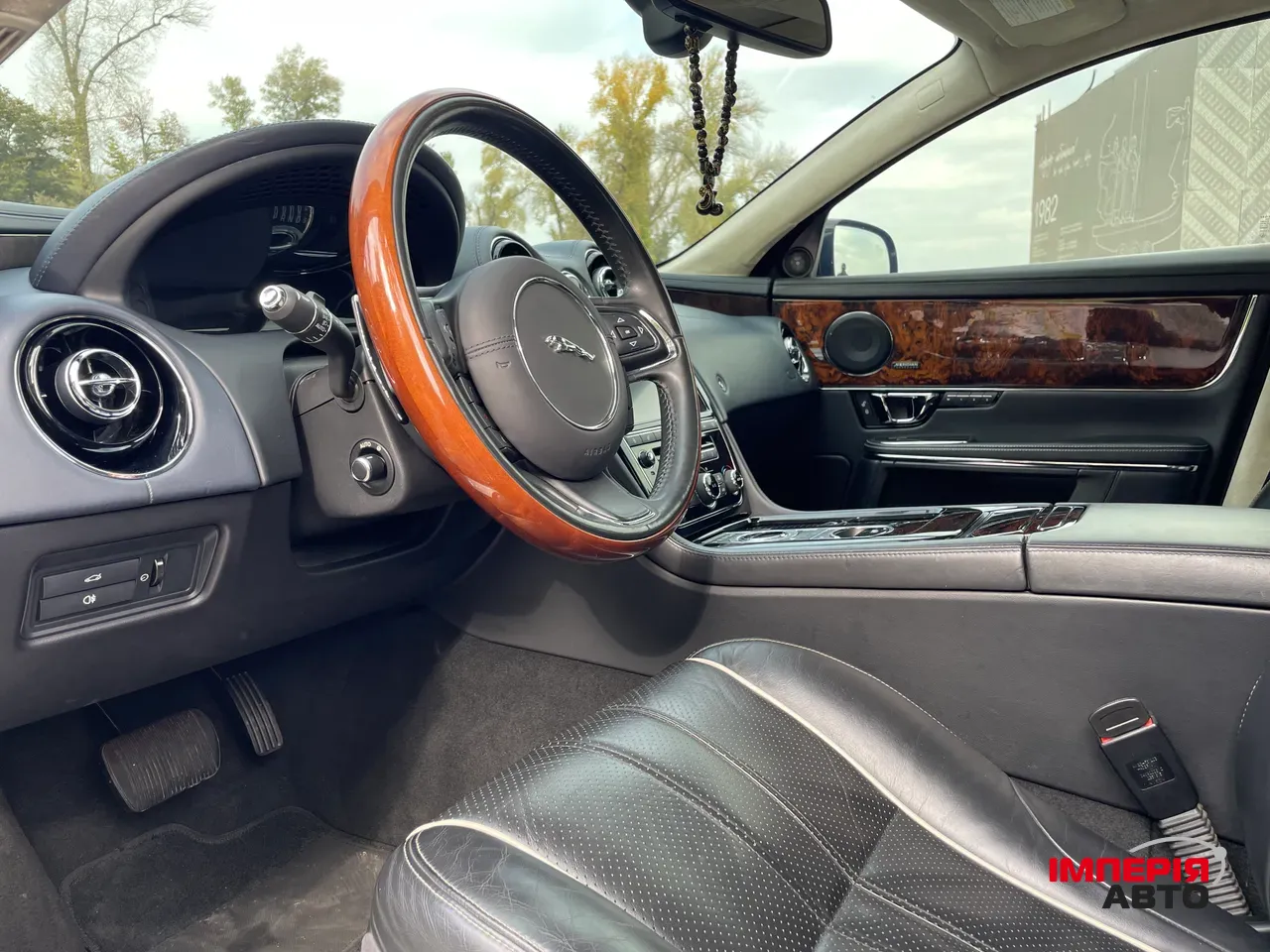 Jaguar XJ - фото 15