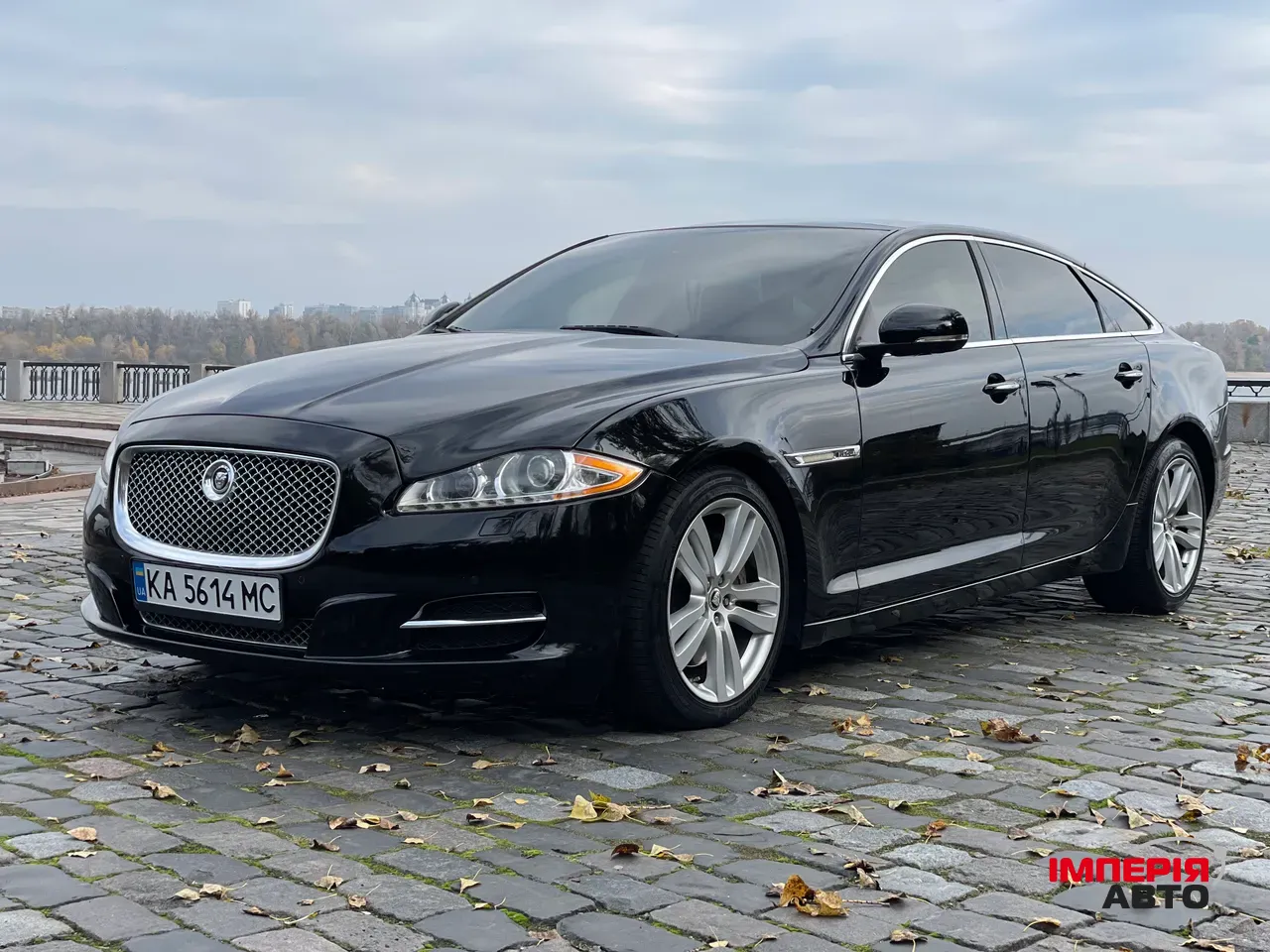 Jaguar XJ - фото 2