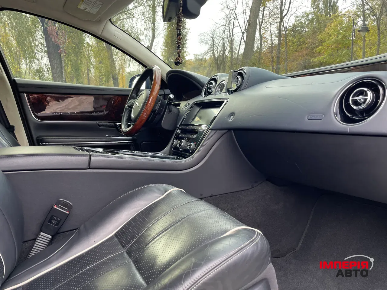 Jaguar XJ - фото 16