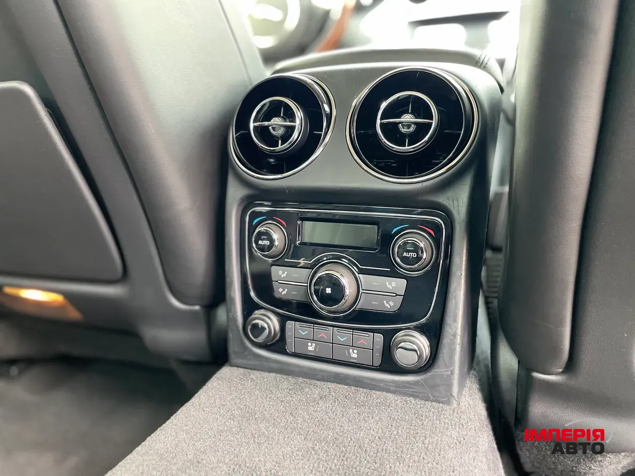 Jaguar XJ - фото 21