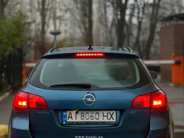 Opel Astra - фото 5