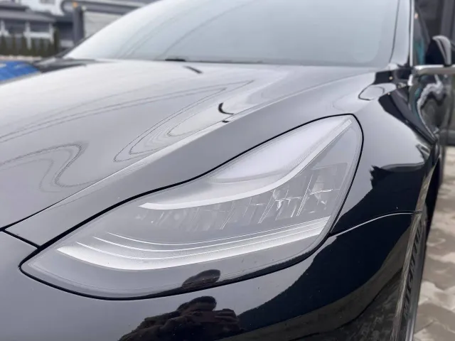 Tesla Model 3 - фото 3