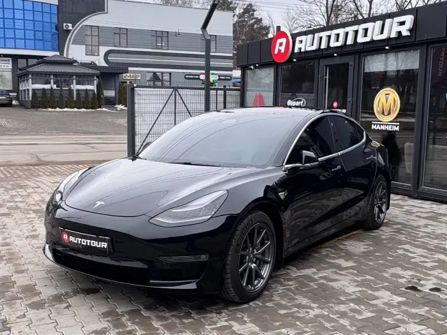 Tesla Model 3 - фото 2