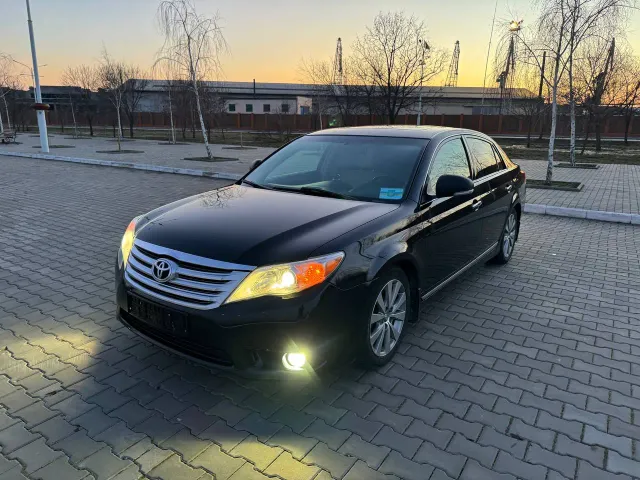 Toyota Avalon - фото 1