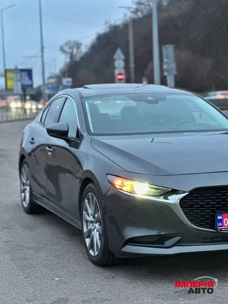 Mazda 3 - фото 3