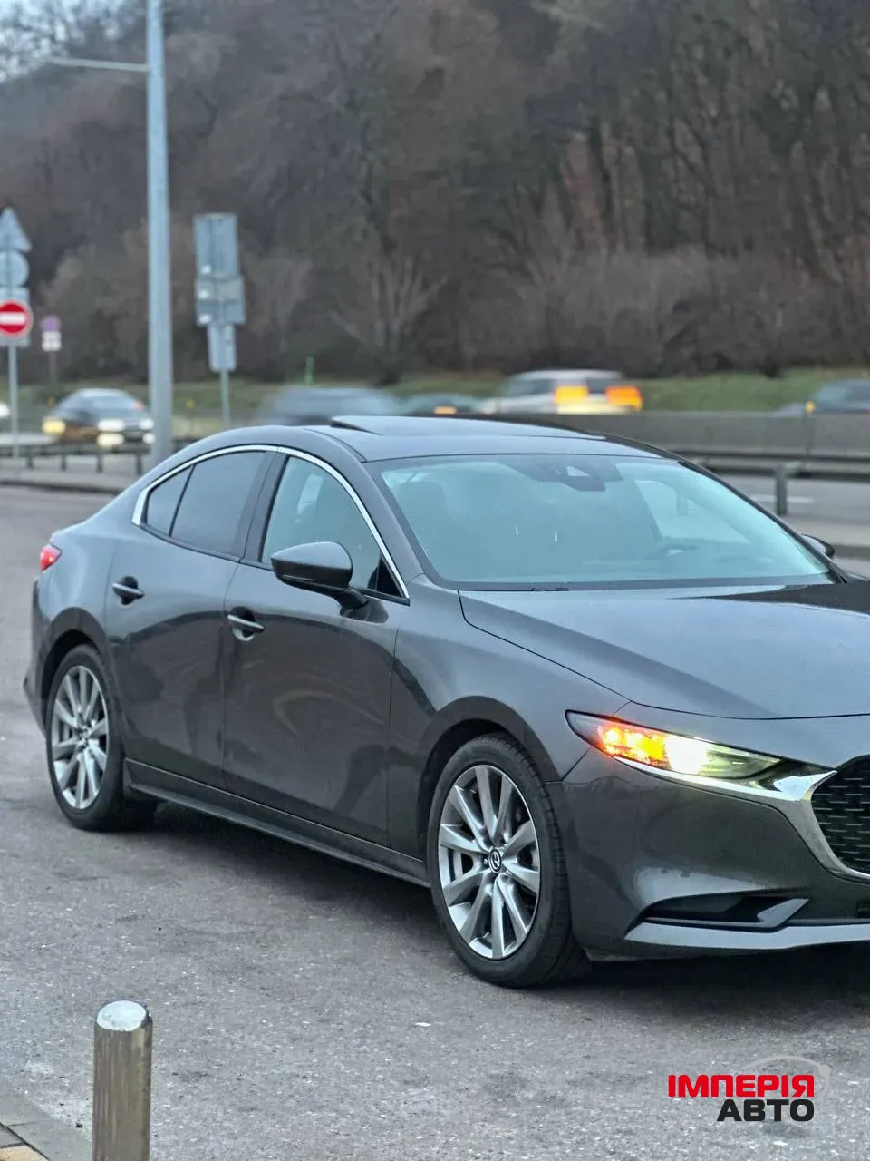 Mazda 3 - фото 4