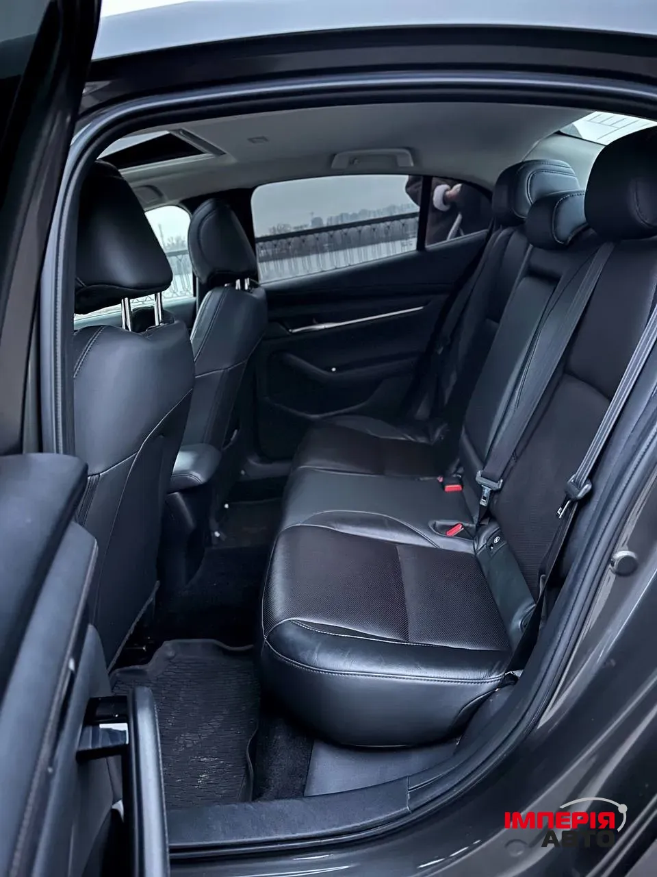 Mazda 3 - фото 17