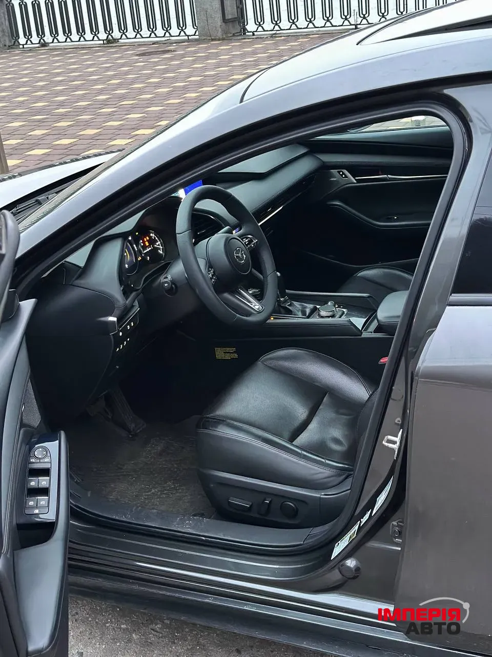 Mazda 3 - фото 11